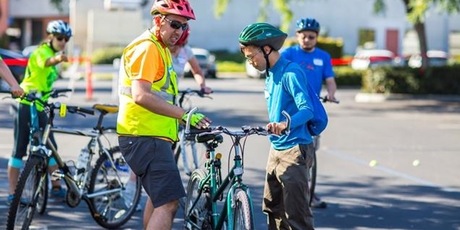 students getting a bike at uci